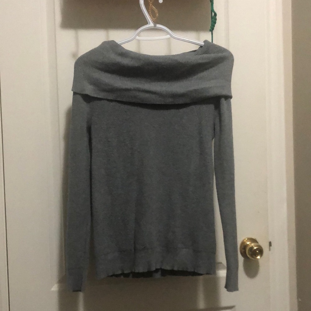 Extra small grey turtleneck. Excellent condition!